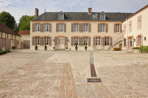 重慶飯店|麻布賓館|Pierre Moncuit