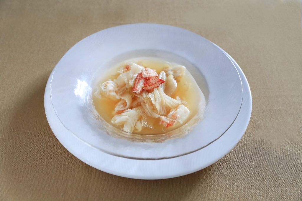 重慶飯店|麻布賓館|北海道産毛蟹とフカヒレの煮込み