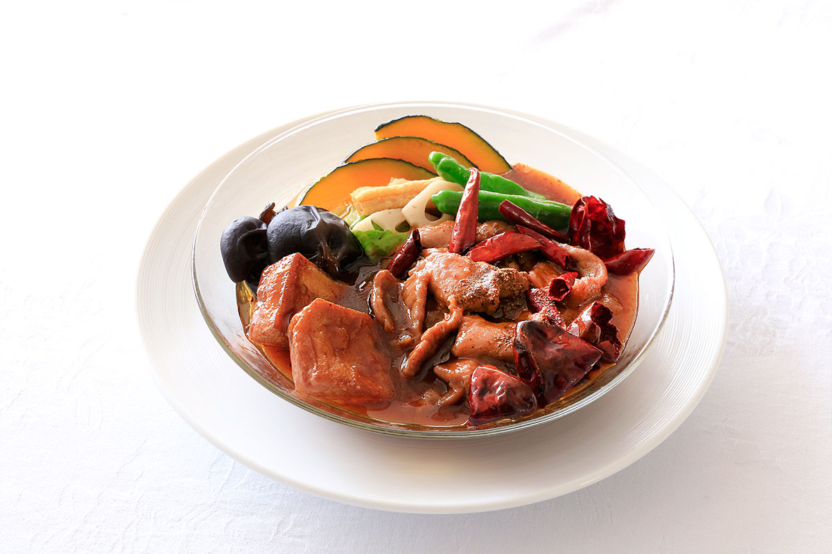 重慶飯店|本館|水煮麻婆牛肉 牛肉と季節野菜のマーボー煮込み