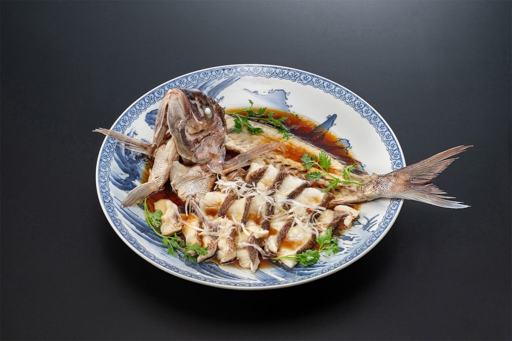 重慶飯店|岡山店|鯛の姿蒸し盤